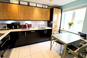 Kitchen- click for photo gallery